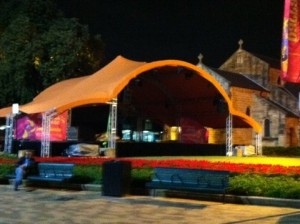 Large stretch tent