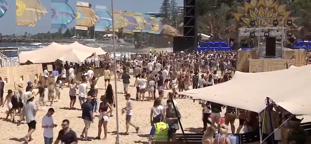 Corona SunSets Festival - stretch tent installation on sand