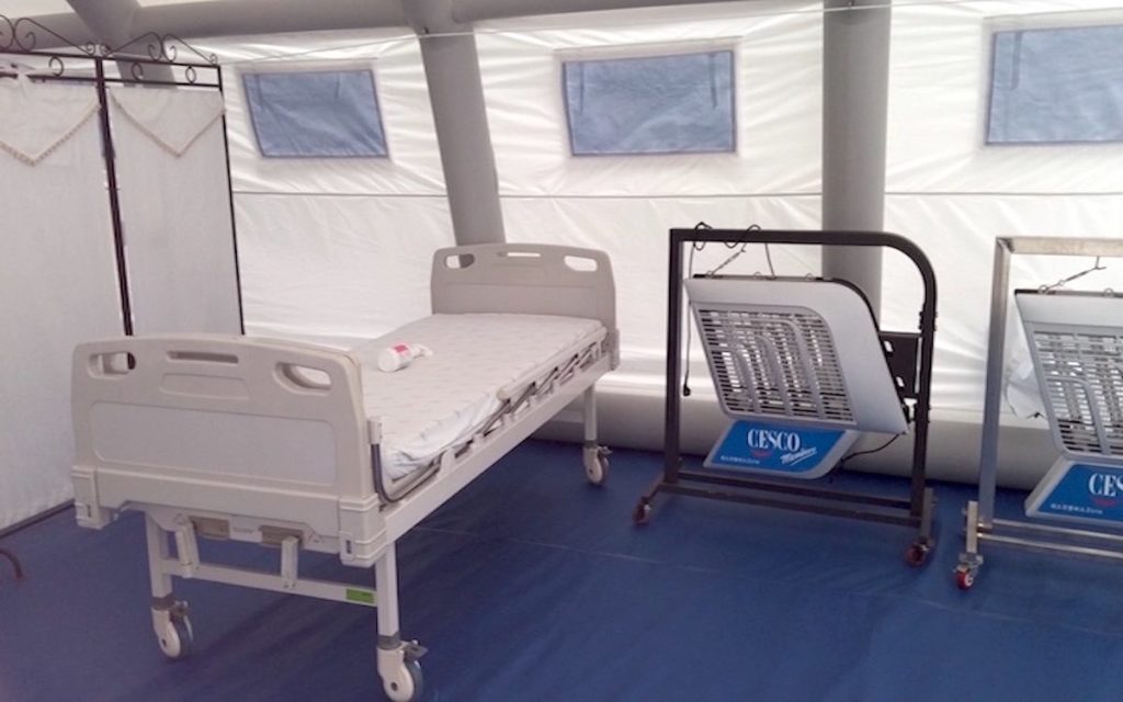 Negative pressure inflatable structure - hospital isolation tent