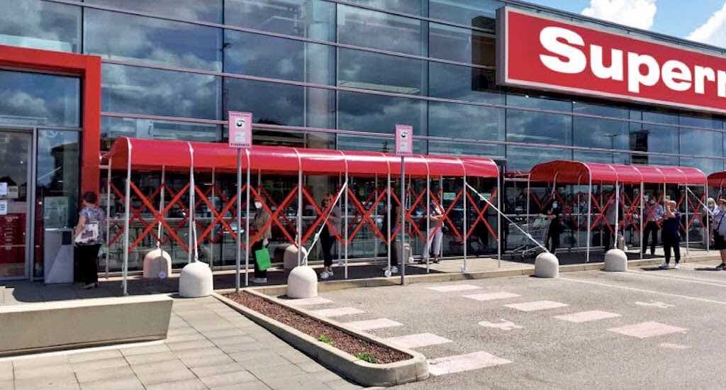 Retractable Tunnel for Social Distancing Queues Outside Supermarkets social distancing solutions