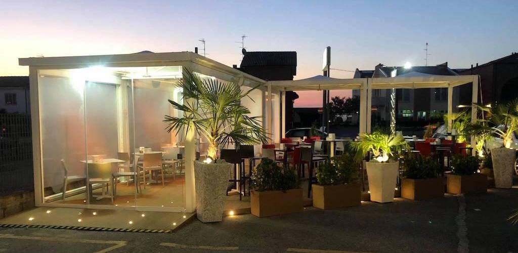 Qzebo Carpark and pavement outdoor dining cover